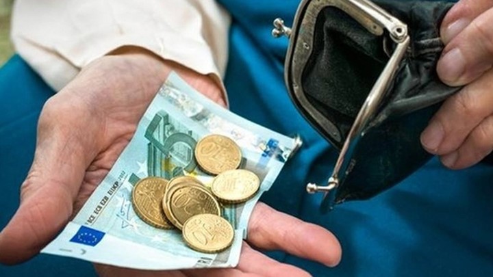 Μόνο για φέτος τα ισοδύναμα για τις απώλειες του ΕΚΑΣ