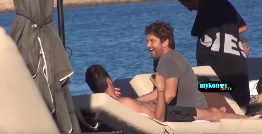 Ο Τζέραρντ Μπάτλερ στην παραλία – ΒΙΝΤΕΟ