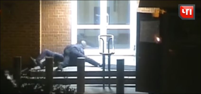 Μάχη μεταξύ Ρώσου αστυνομικού και Αμερικανού διπλωμάτη – ΒΙΝΤΕΟ