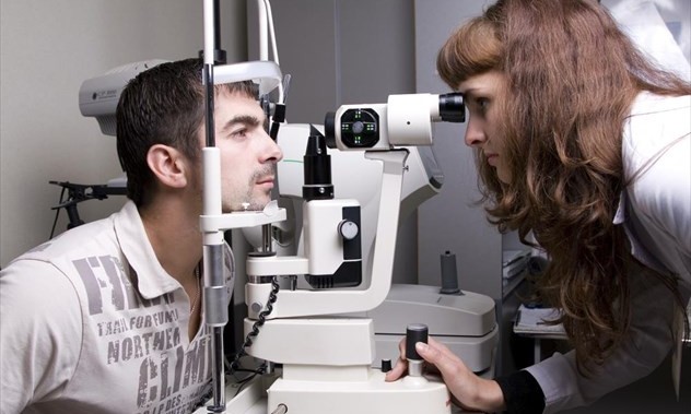 Πώς το περπάτημα μειώνει την πίεση στα μάτια