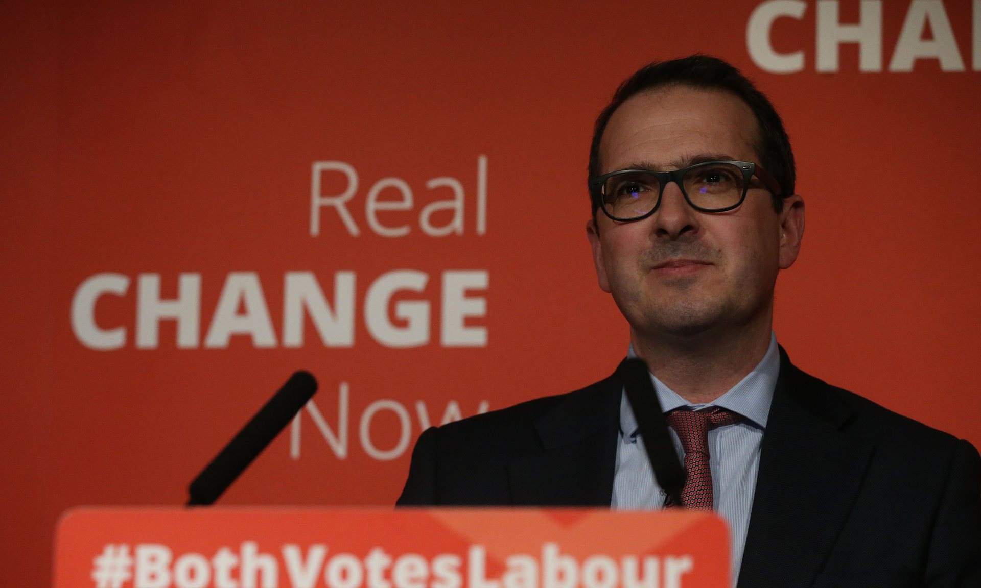 Ο Όουεν Σμιθ δήλωσε υποψηφιότητα για την ηγεσία των Εργατικών