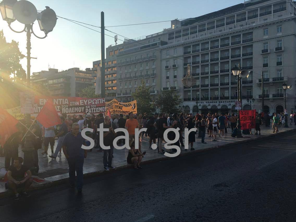 ΑΔΕΔΥ: Συγκέντρωση στο Σύνταγμα για τον έναν χρόνο από το δημοψήφισμα