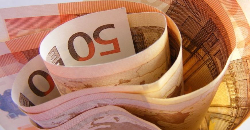 8 στους 10 Έλληνες ζουν με κάτω από 1.000 ευρώ τον μήνα