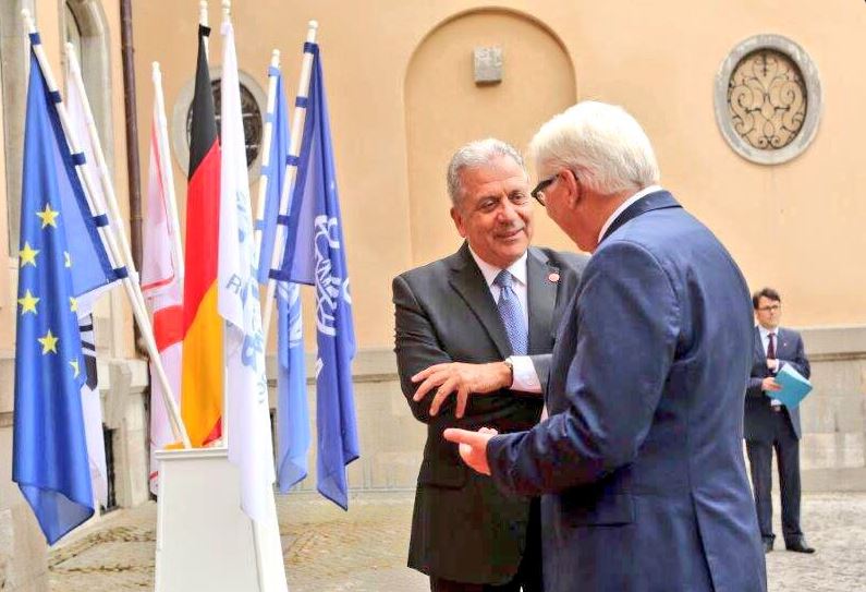 Στο Βερολίνο ο Αβραμόπουλος σε διάσκεψη για το προσφυγικό και την ασφάλεια – ΦΩΤΟ