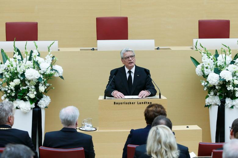 Ο Γκάουκ στην τελετή μνήμης για το Μόναχο: Αδύνατη η απόλυτη ασφάλεια – ΒΙΝΤΕΟ