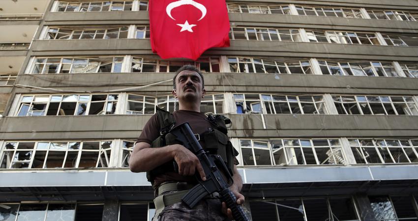 Υπό κράτηση περισσότερα από 18.000 άτομα στην Τουρκία