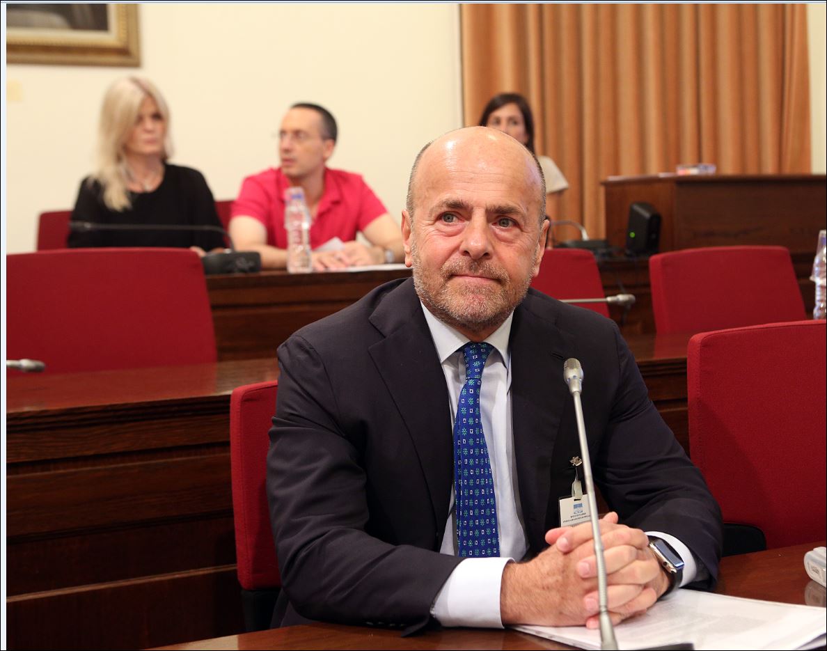 Ο Αλαφούζος στη Βουλή: Κάποια κανάλια χρηματοδοτήθηκαν πέραν της λογικής