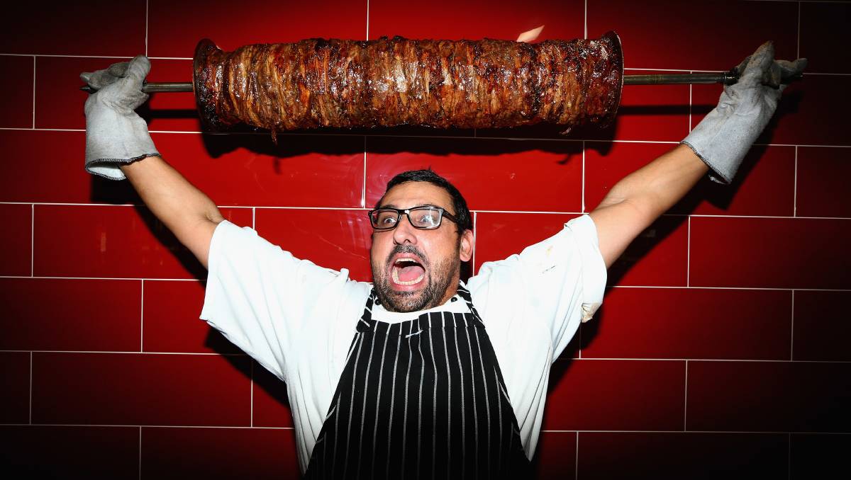 Αναδεικνύει την ελληνική κουζίνα στην Αυστραλία