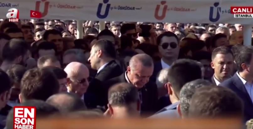 Τα δάκρυα του Ερντογάν στην κηδεία του φίλου του – ΒΙΝΤΕΟ