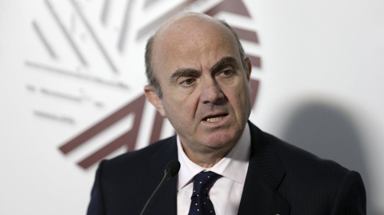 «Εφικτός» ο στόχος που όρισε η Κομισιόν για το έλλειμμα, διαβεβαιώνει ο Ισπανός ΥΠΟΙΚ