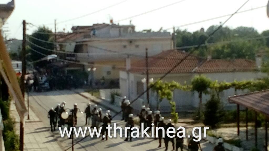 Επεισόδια μεταξύ διαδηλωτών του «No Border Camp» και αστυνομικών – ΒΙΝΤΕΟ