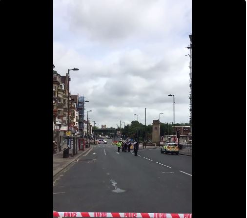 Έρευνες στο βόρειο Λονδίνο για τον ιδιοκτήτη του ύποπτου οχήματος – ΒΙΝΤΕΟ