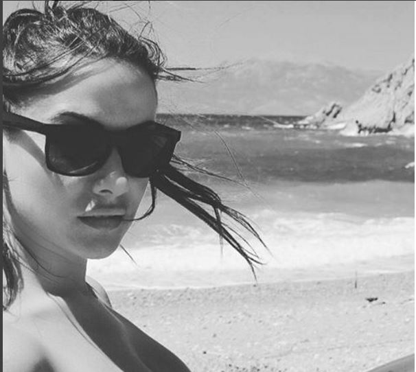 H Χριστίνα Μουστάκα στην παραλία – ΦΩΤΟ