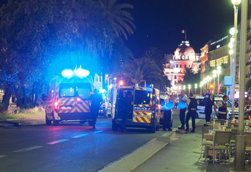 Στους δρόμους οι Γάλλοι αστυνομικοί – Οδηγίες στους κατοίκους της Νίκαιας να μείνουν στα σπίτια τους – ΦΩΤΟ