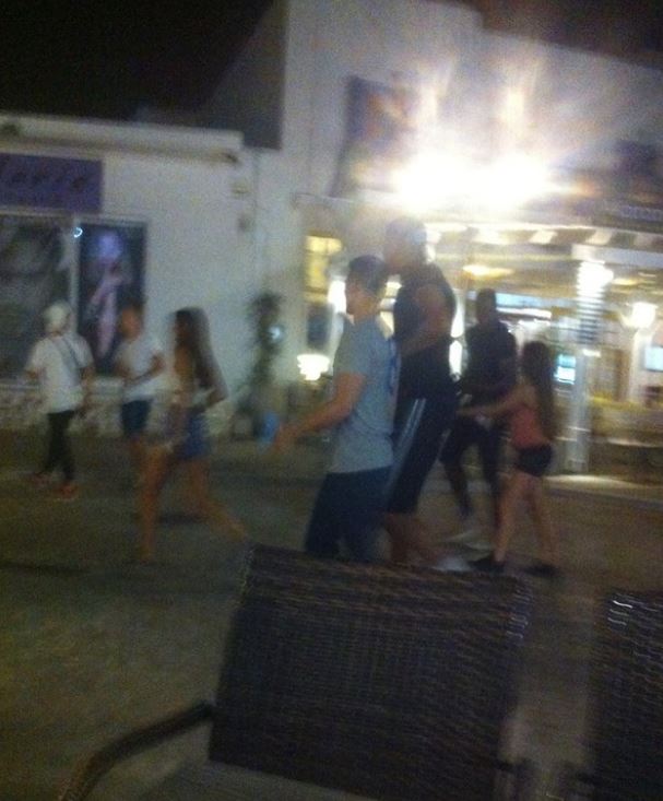 Στην Πάρο για διακοπές τα αδέλφια Αντετοκούνμπο