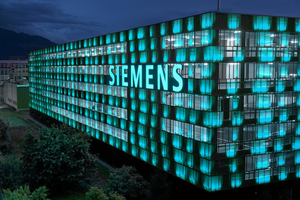 Εισαγγελείς “δείχνουν” το ΥΠΕΞ για τη μετάφραση του βουλεύματος της Siemens