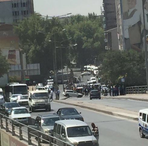 Στρατιώτης ο άνδρας που άνοιξε πυρ έξω από τα δικαστήρια της Άγκυρας – ΤΩΡΑ – ΦΩΤΟ