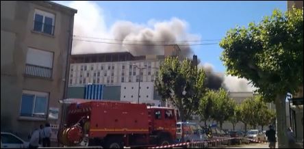 Επιχειρούν να θέσουν τη φωτιά υπό έλεγχο στο νοσοκομείο της γαλλικής πόλης Annonay – ΒΙΝΤΕΟ