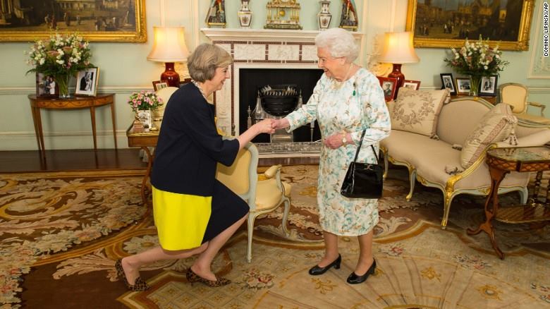 Η Μέι είναι και επίσημα η πρωθυπουργός της Βρετανίας