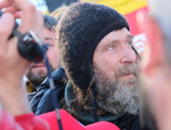 Ρώσος εξερευνητής έκανε τον γύρο του κόσμου με αερόστατο σε 11 μέρες – ΒΙΝΤΕΟ