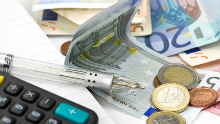 Εξάμηνο αγωνίας για περισσότερα έσοδα από «εξαντλημένους» φορολογούμενους