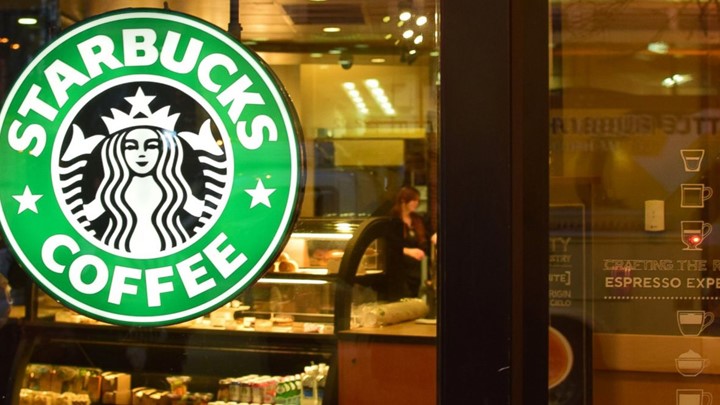 Μαρινόπουλος: Δεν πωλούνται τα Starbucks