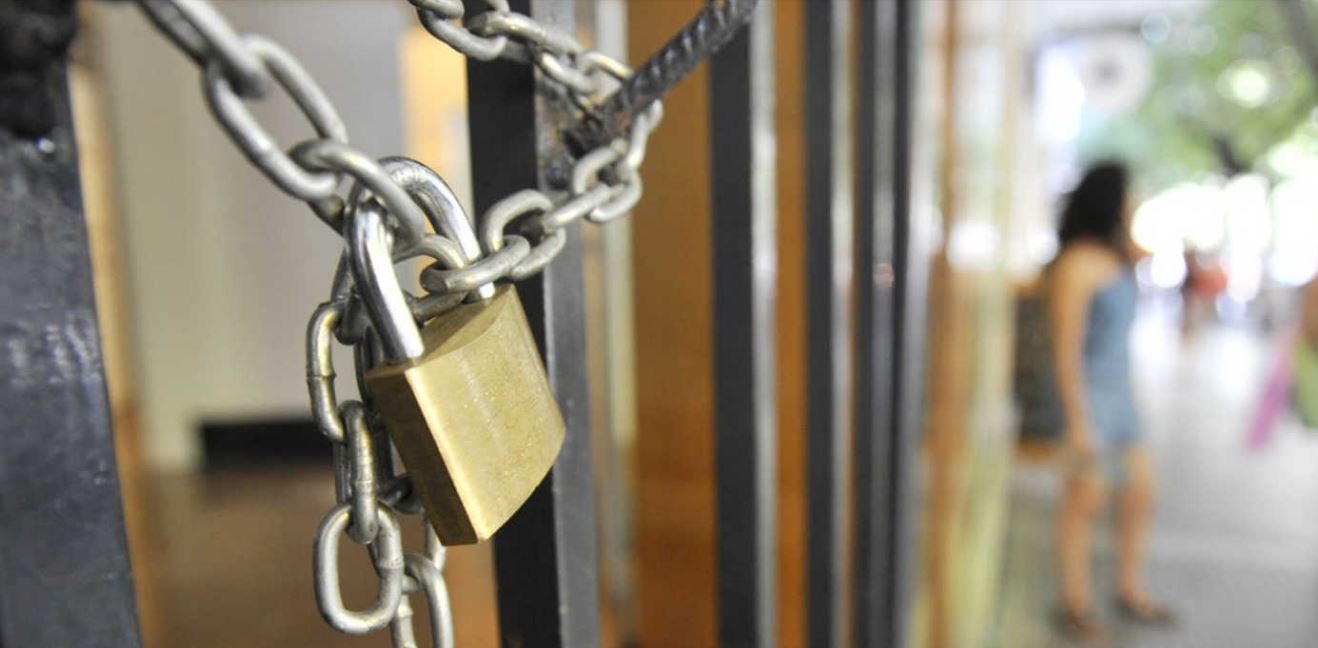 Σοκ στην αγορά: Λουκέτο σε 100 επιχειρήσεις κάθε μέρα