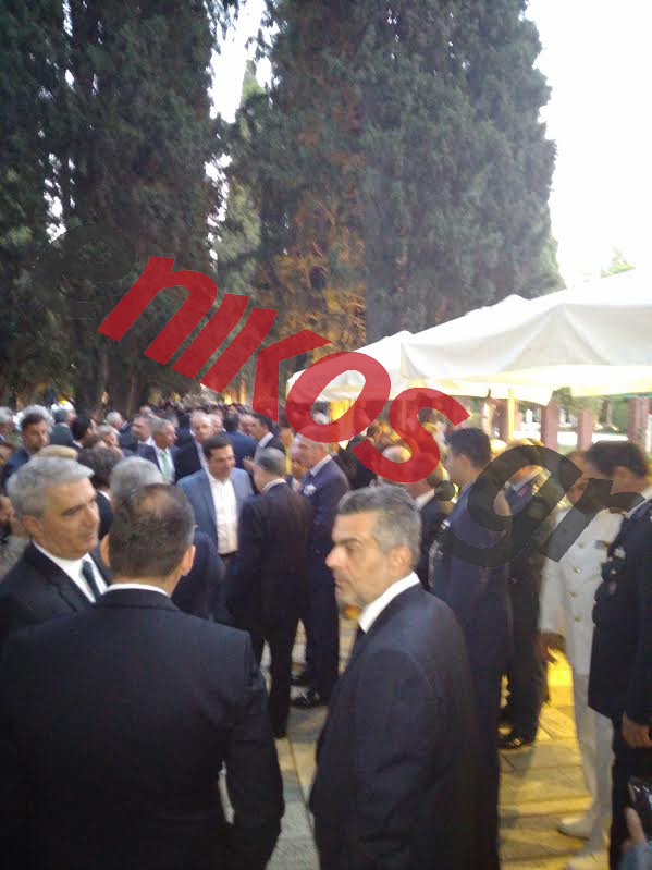 Ο Τσίπρας με τον Παπαδήμο – ΦΩΤΟ