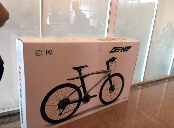 Το «έξυπνο» ποδήλατο που έκανε δώρο ο Κινέζος Πρωθυπουργός στον Τσίπρα – ΒΙΝΤΕΟ
