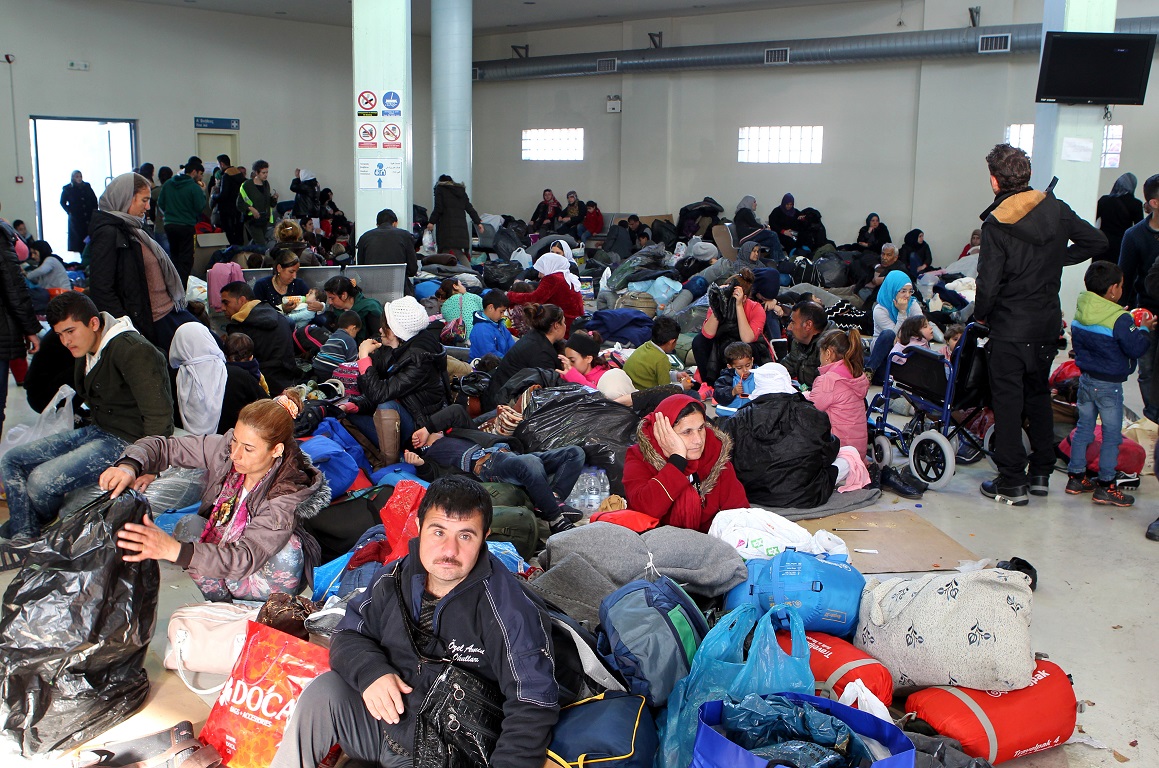Καθαρίζονται οι χώροι του ΟΛΠ – Μετανάστες και πρόσφυγες θα μεταφερθούν σε κέντρα φιλοξενίας