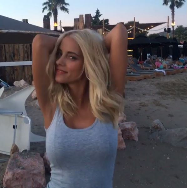 Οι βουτιές της Δούκισσας στη θάλασσα με την κάμερα – ΒΙΝΤΕΟ