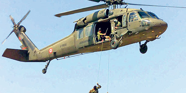 Νέες πληροφορίες: Πραξικοπηματίες στο τουρκικό ελικόπτερο που προσγειώθηκε στην Αλεξανδρούπολη