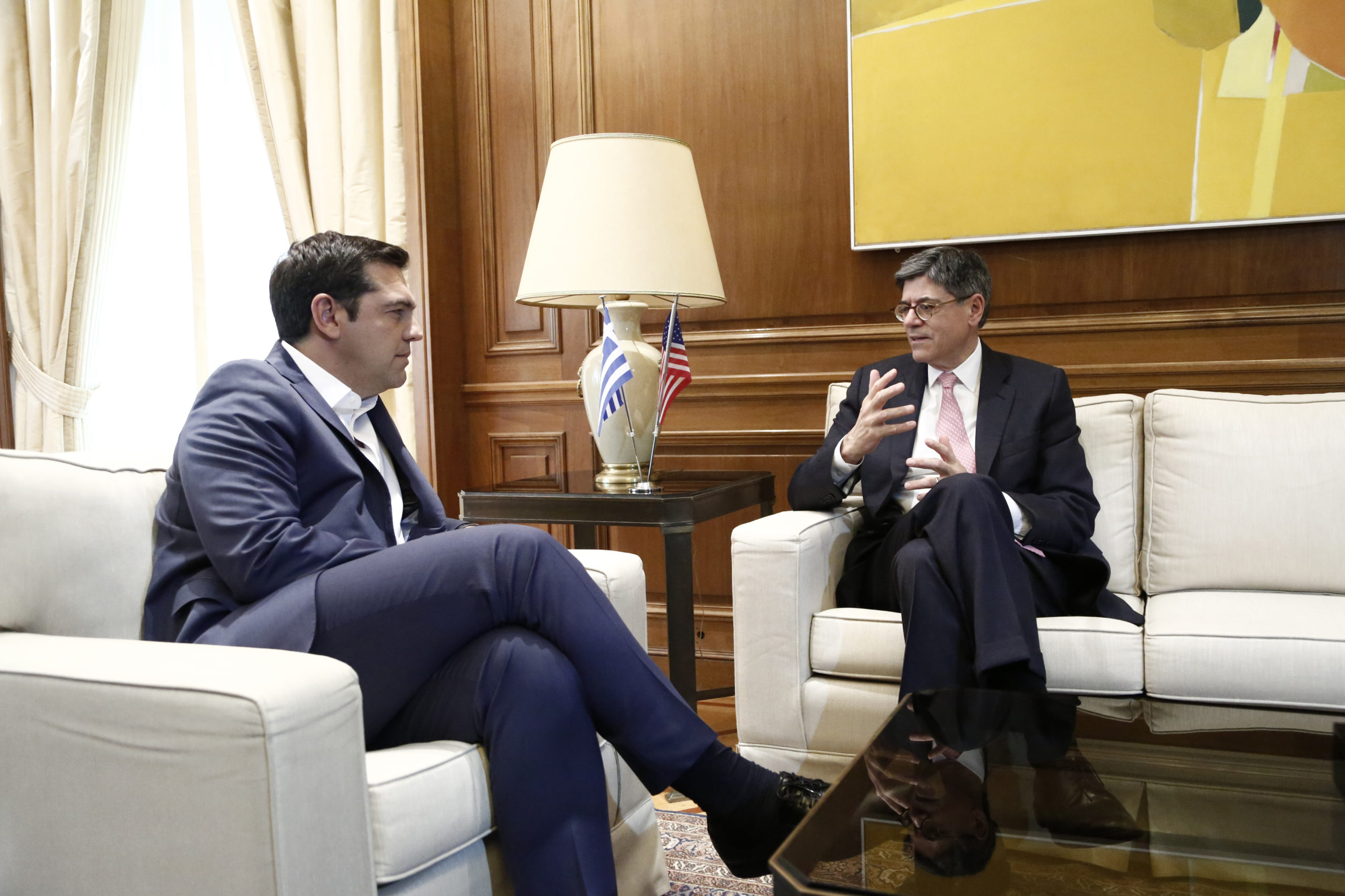 Τσίπρας-Λιου: Απαραίτητη η αναδιάρθρωση του ελληνικού χρέους – ΒΙΝΤΕΟ