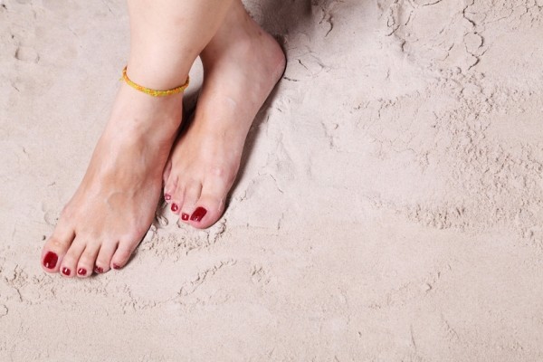 Tα 6 πιο απίθανα μέρη που δεν πίστευες ότι πρέπει να βάζεις αντηλιακό