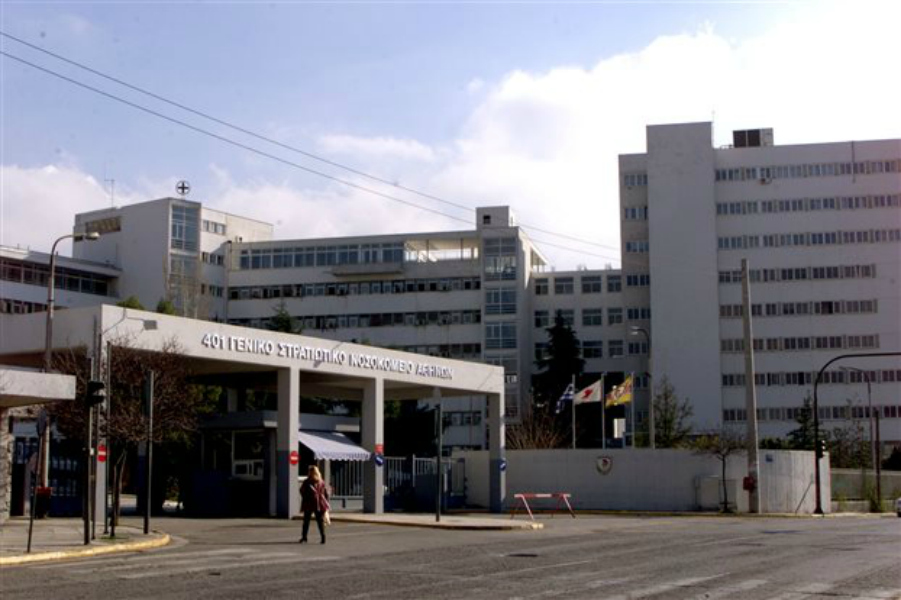 Άγριος ξυλοδαρμός στρατιώτη για τα μάτια μιας γυναίκας