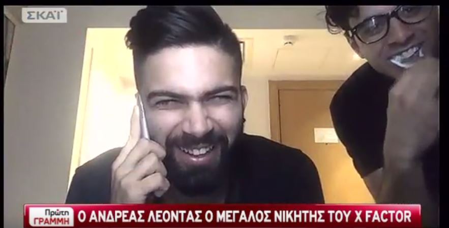 Ο Ίαν Στρατής βούρτσιζε τα δόντια του στον αέρα της εκπομπής- ΒΙΝΤΕΟ