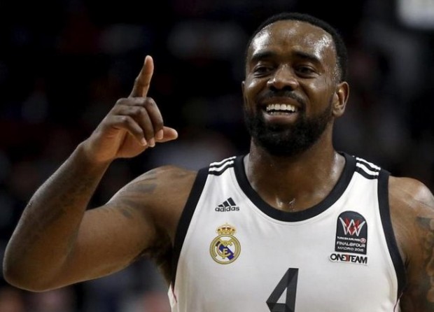 Τη φανέλα του Παναθηναϊκού προβάρει ο Ρίβερς – ΦΩΤΟ