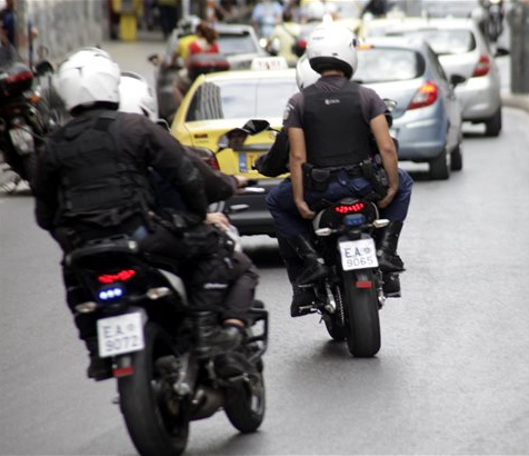Αστυνομική καταδίωξη ληστών στη Λεωφόρο Καβάλας – ΤΩΡΑ