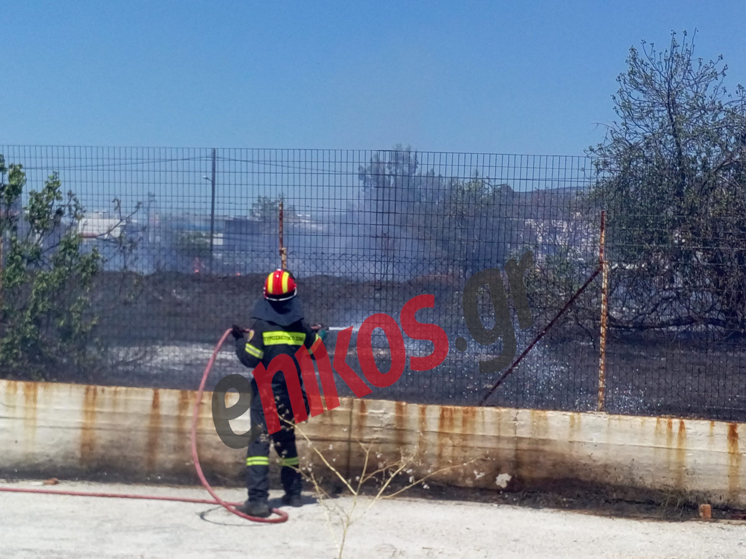 Υπό μερικό έλεγχο η φωτιά στο Μαρούσι – ΦΩΤΟ