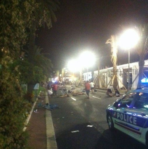 Γαλλία – Δεκάδες τραυματίες από την επίθεση στη Νίκαια – Σκληρές εικόνες