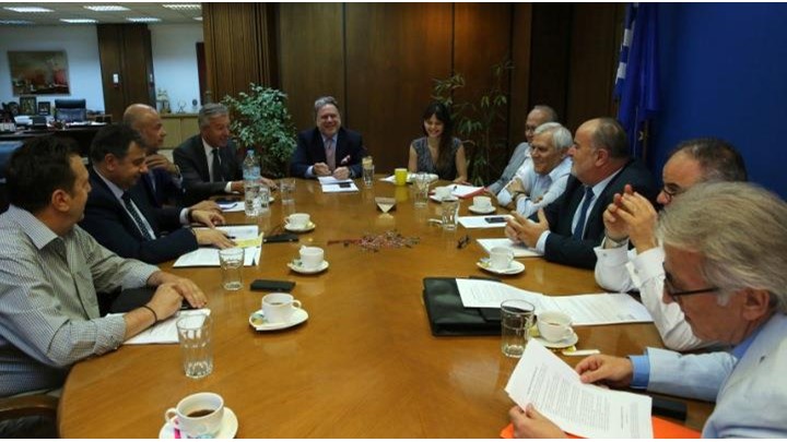 Κοινωνικό μέτωπο: Τα πέντε «Όχι» στην τρόικα για μισθούς, απολύσεις και συμβάσεις