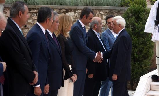 Με μια λιτή δεξίωση ο φετινός εορτασμός για την 42η επέτειο αποκατάστασης της Δημοκρατίας