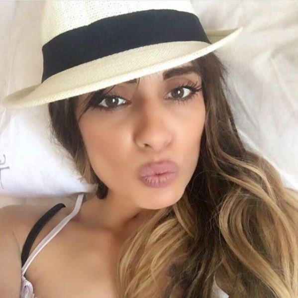 Η Αρναούτη έγινε ξανθιά – ΦΩΤΟ