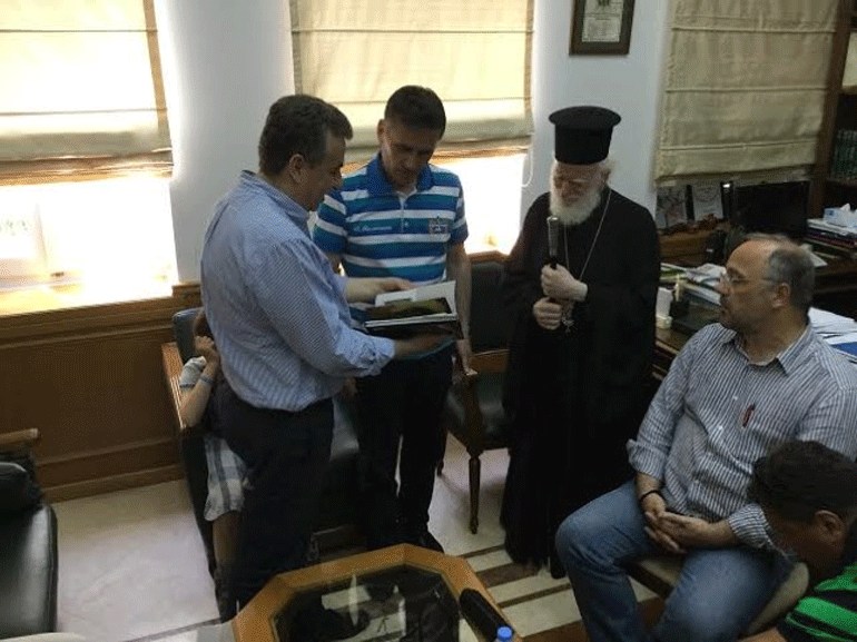 Τον κοσμοναύτη Γιούρι Μαλέντσενκο υποδέχθηκαν ο περιφερειάρχης και ο Αρχιεπίσκοπος Κρήτης – ΦΩΤΟ