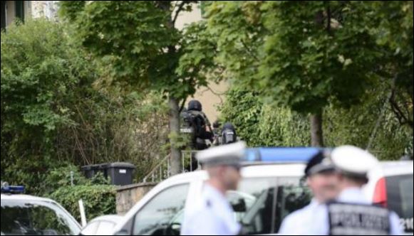 Σε τραγωδία κατέληξε η ομηρία στη Στουγκάρδη – 2 νεκροί