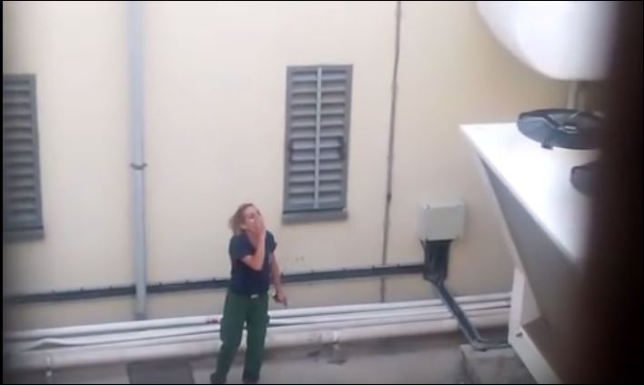 Κύπρος – Σε διαθεσιμότητα η αστυνομικός που έβρισε χυδαία έναν αλλοδαπό – ΒΙΝΤΕΟ