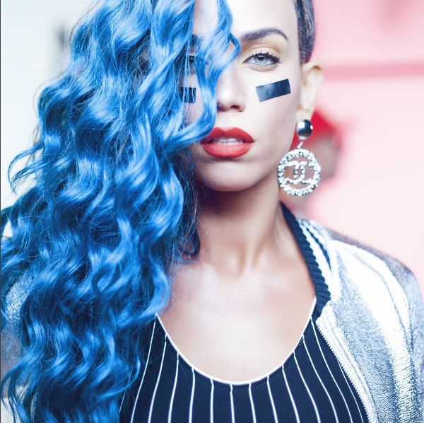 “Φωτιά” η Στικούδη στο νέο της βίντεο-κλιπ – ΒΙΝΤΕΟ