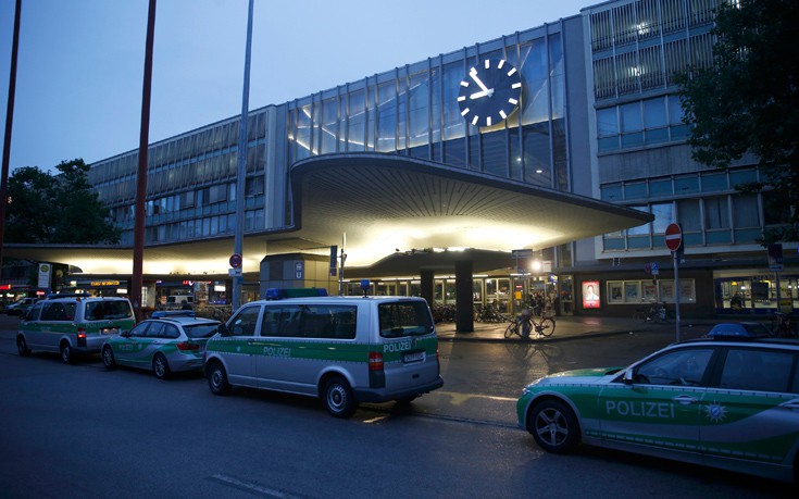 Καγκελαρία: Δεν μπορούμε να αποκλείσουμε η επίθεση να συνδέεται με τρομοκρατία