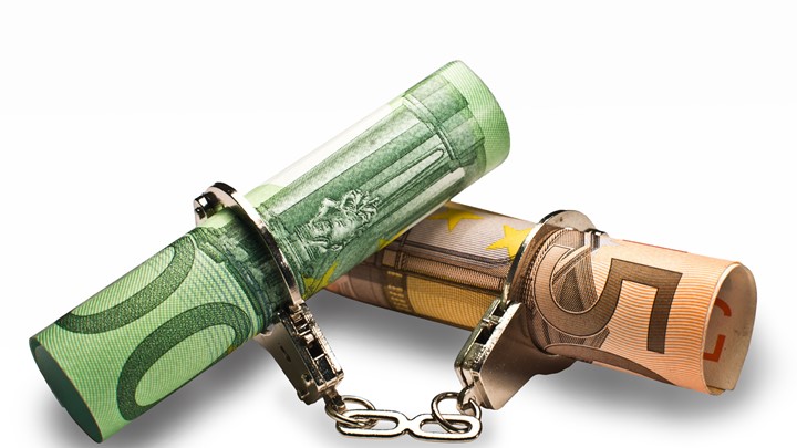 Capital Controls: Tι εξετάζεται για νέες καταθέσεις και εισαγωγικές επιχειρήσεις