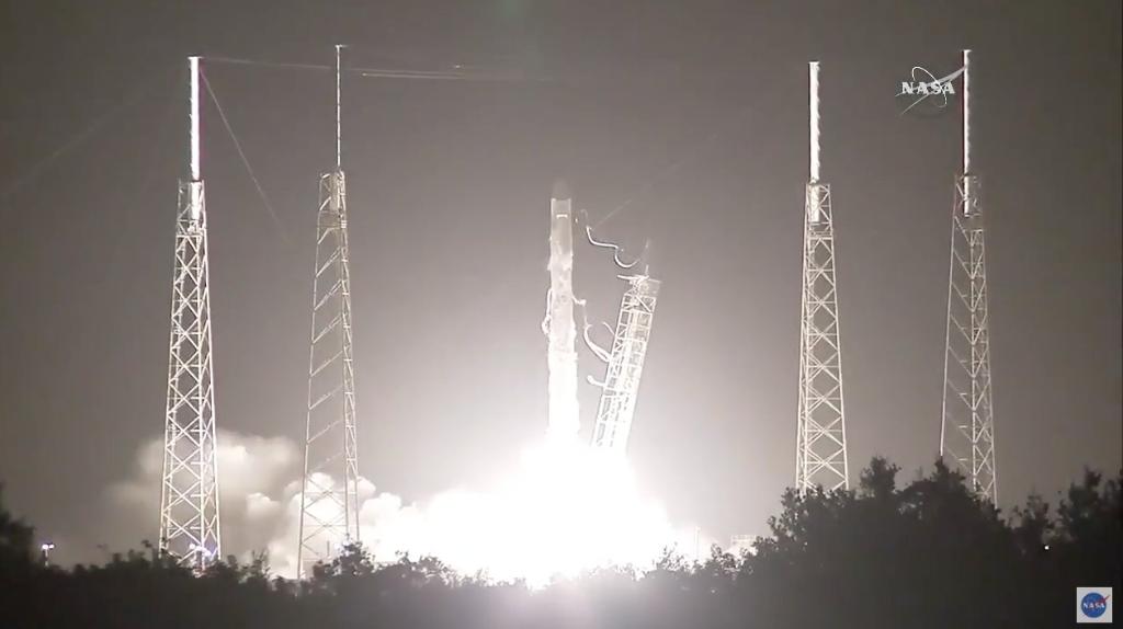 Η εντυπωσιακή εκτόξευση του διαστημόπλοιου SpaceX Dragon στον ISS – ΦΩΤΟ – ΒΙΝΤΕΟ